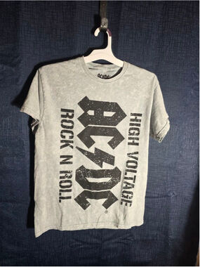 Men's AC/DC Gray & Black Rock N Roll High Voltage Short Sleeve Tee S 80's y2k